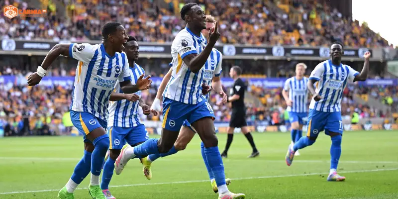American Express Community Stadium rực rỡ ánh đèn trước trận Brighton & Hove Albion vs Chelsea Premier League