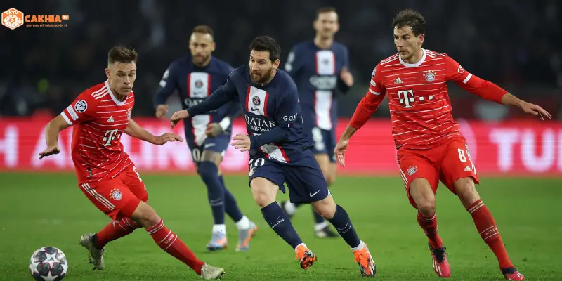 Không khí Allianz Arena trước Bayern Munich vs Paris Saint-Germain